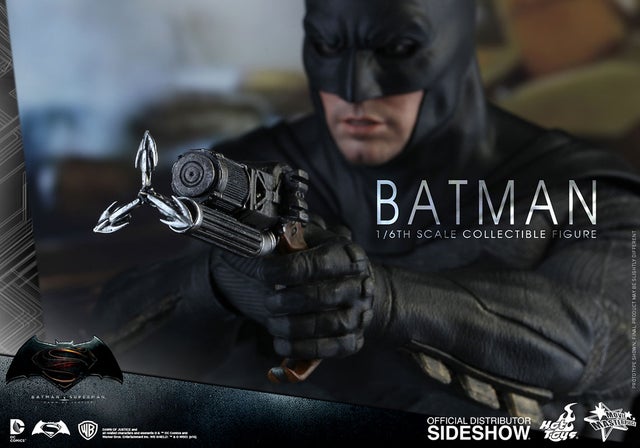 HOT TOYS Batman Vs Superman Dawn Of Justice Batman With Tech Cowl MMS342S